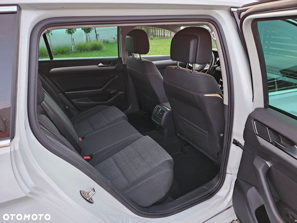 Volkswagen Passat 1.5 TSI EVO Business - 16