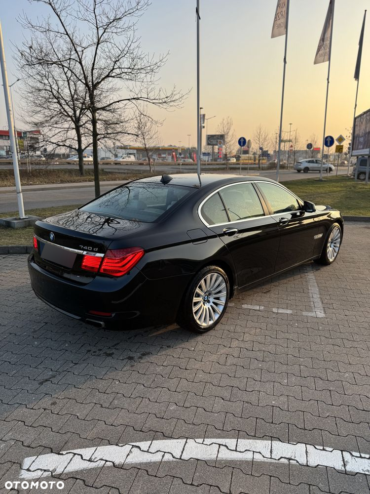 BMW Seria 7 740d xDrive - 32