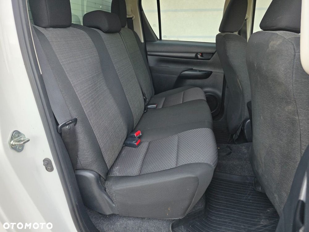 Toyota Hilux 2.4 D-4D Double Cab DLX 4x4 - 19