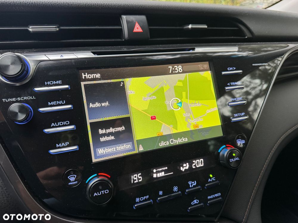 Toyota Camry 2.5 Hybrid Executive CVT - 19