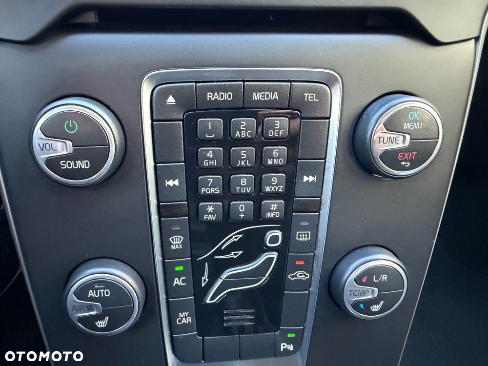 Volvo V40 D2 Drive-E Momentum - 24