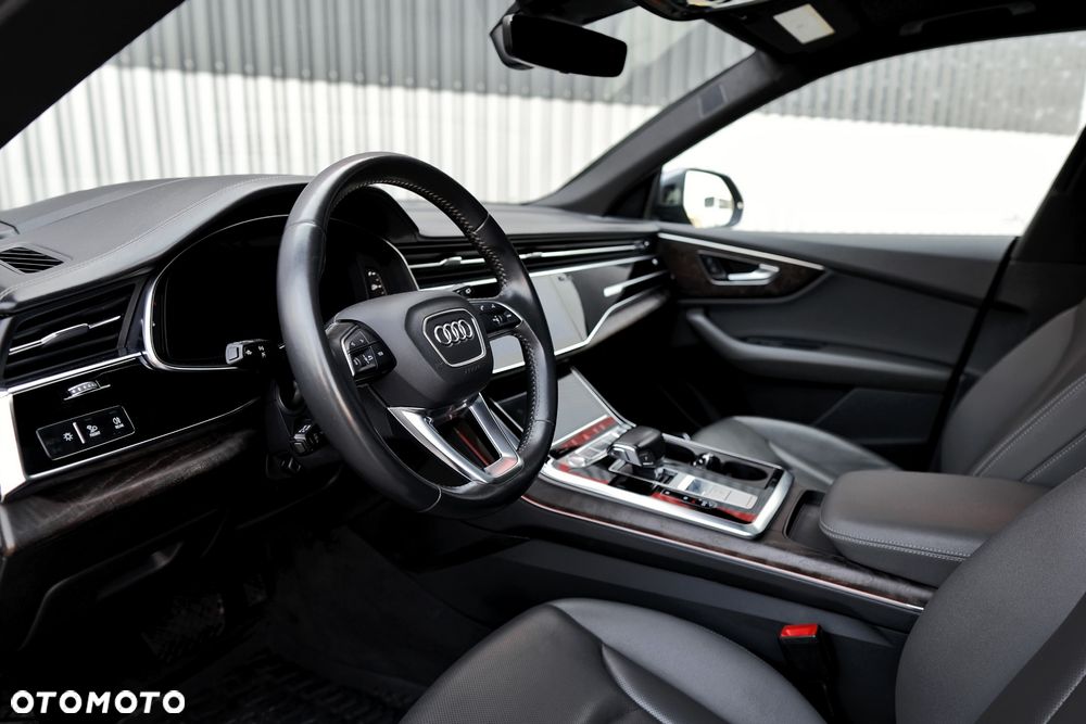 Audi Q8 55 TFSI quattro tiptronic - 34