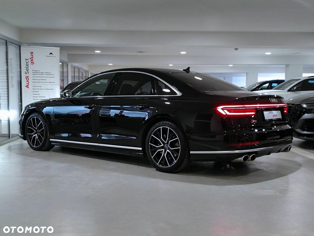 Audi S8 - 10