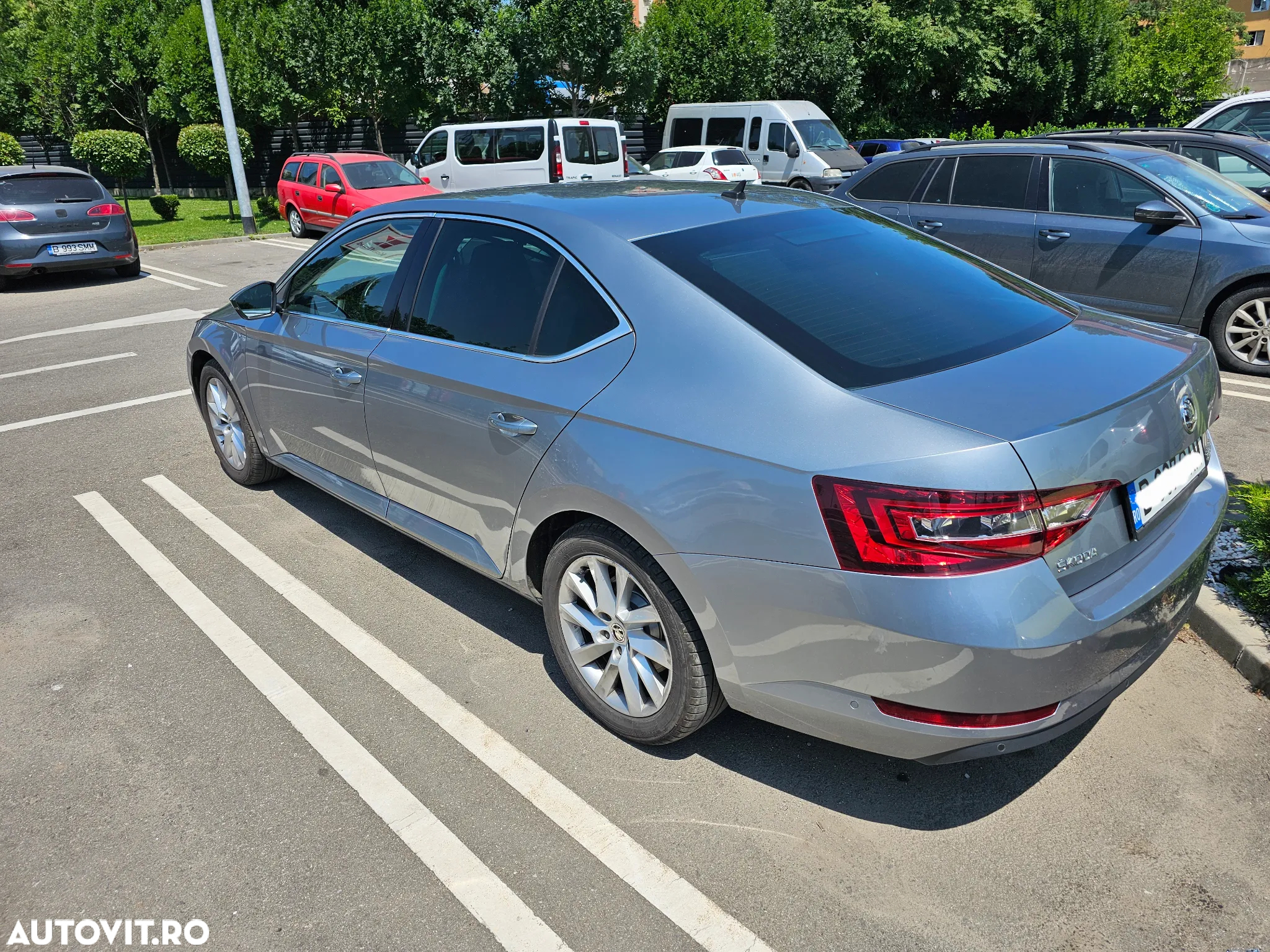 Skoda Superb 1.6 TDI Ambition - 4