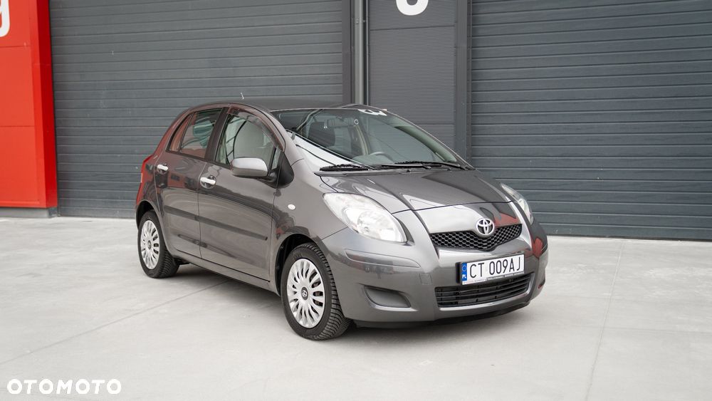 Toyota Yaris - 1