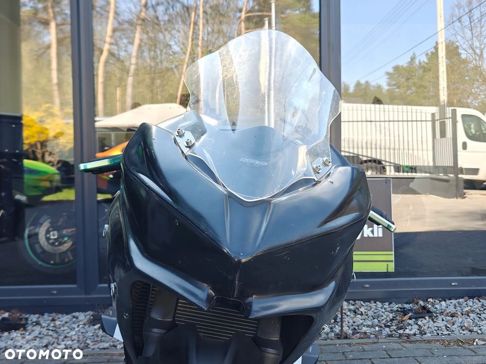 Kawasaki Ninja 400 - 4