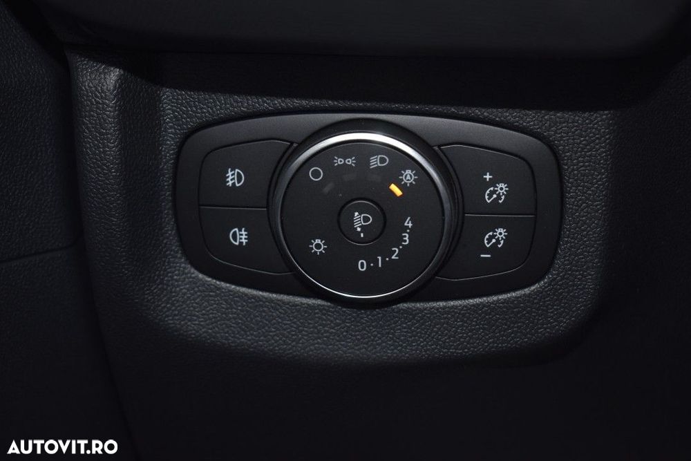 Ford Tourneo Courier - 18