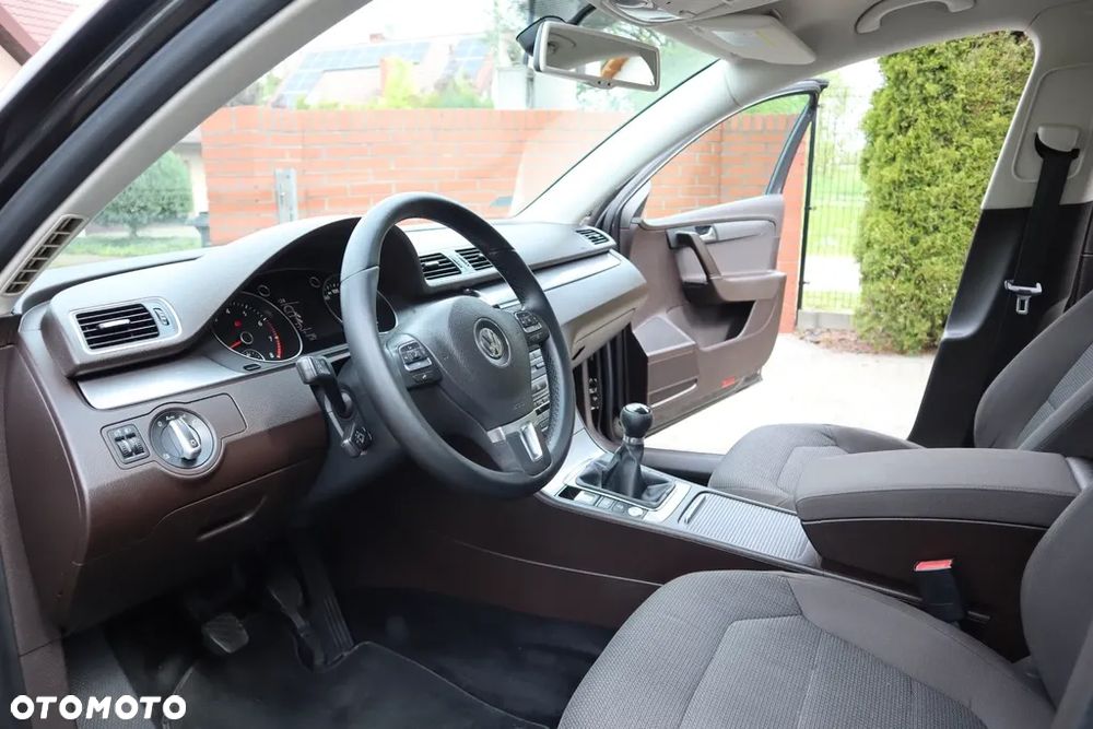 Volkswagen Passat 2.0 TSI Highline - 9