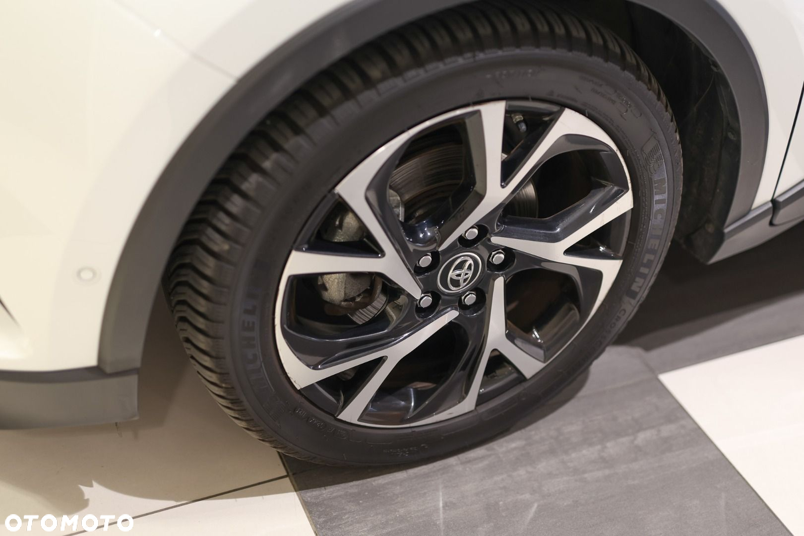 Toyota C-HR - 23