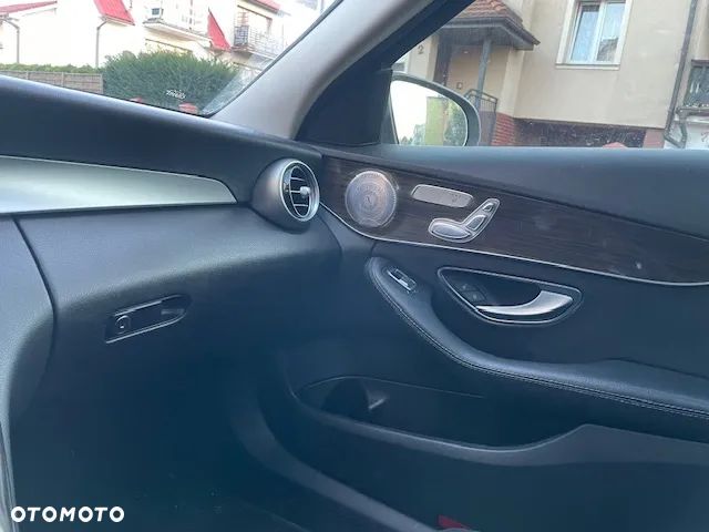 Mercedes-Benz Klasa C 300 9G-TRONIC Edition - 16