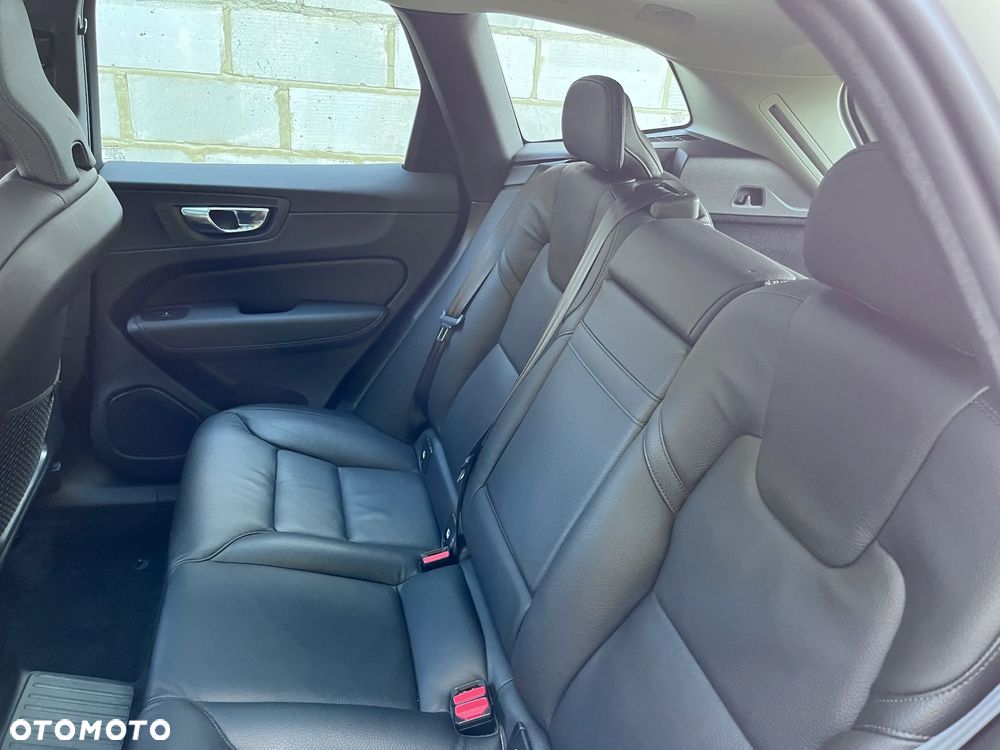 Volvo XC 60 T6 Plug-In Hybrid AWD Inscription - 16