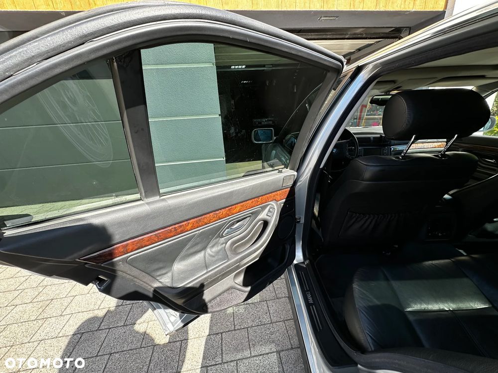 BMW Seria 7 740i V8 - 18
