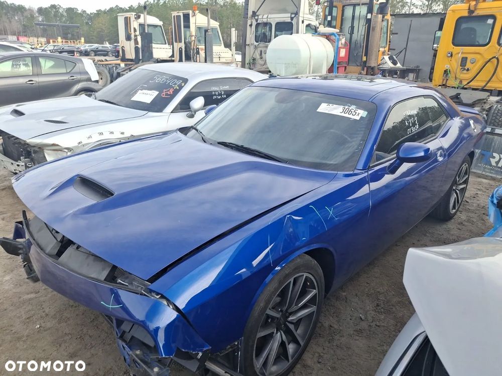 Dodge Challenger - 1