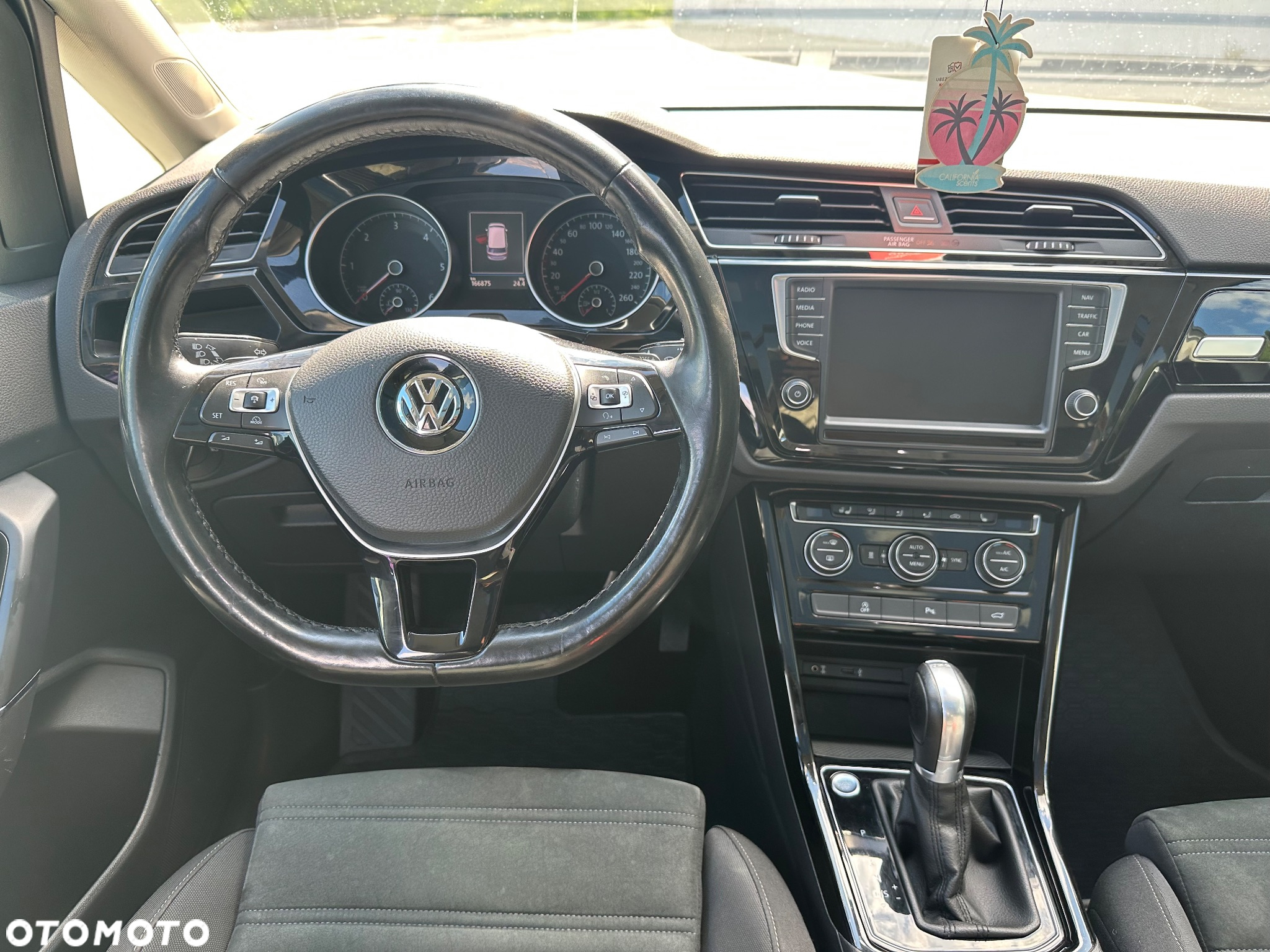 Volkswagen Touran 2.0 TDI SCR DSG Highline - 18