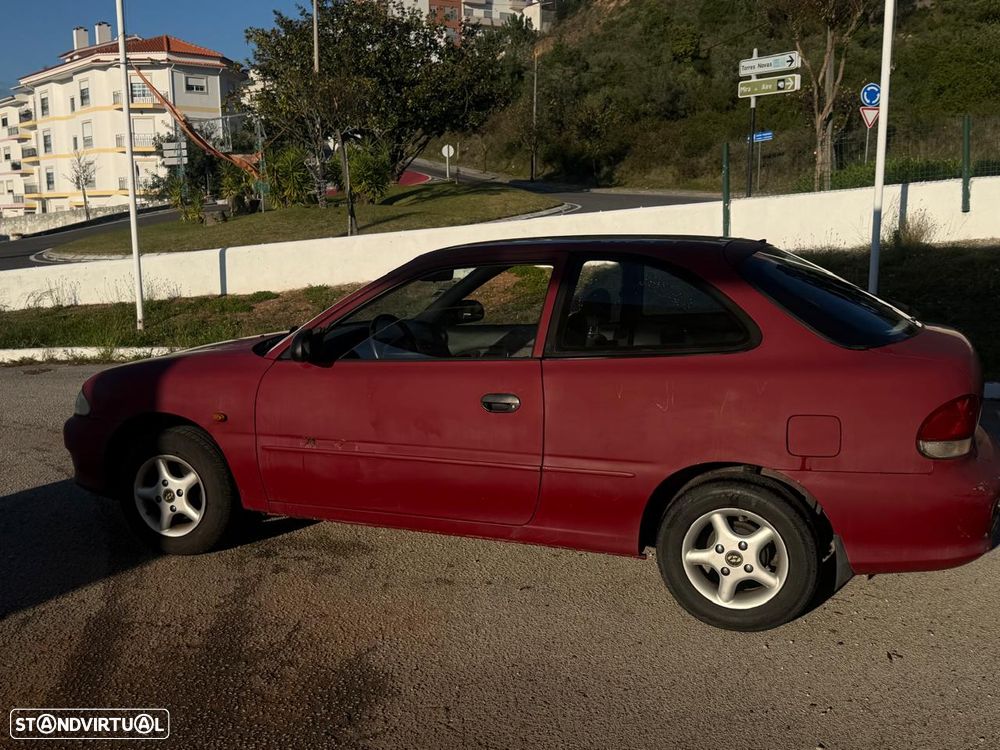Hyundai Accent - 4