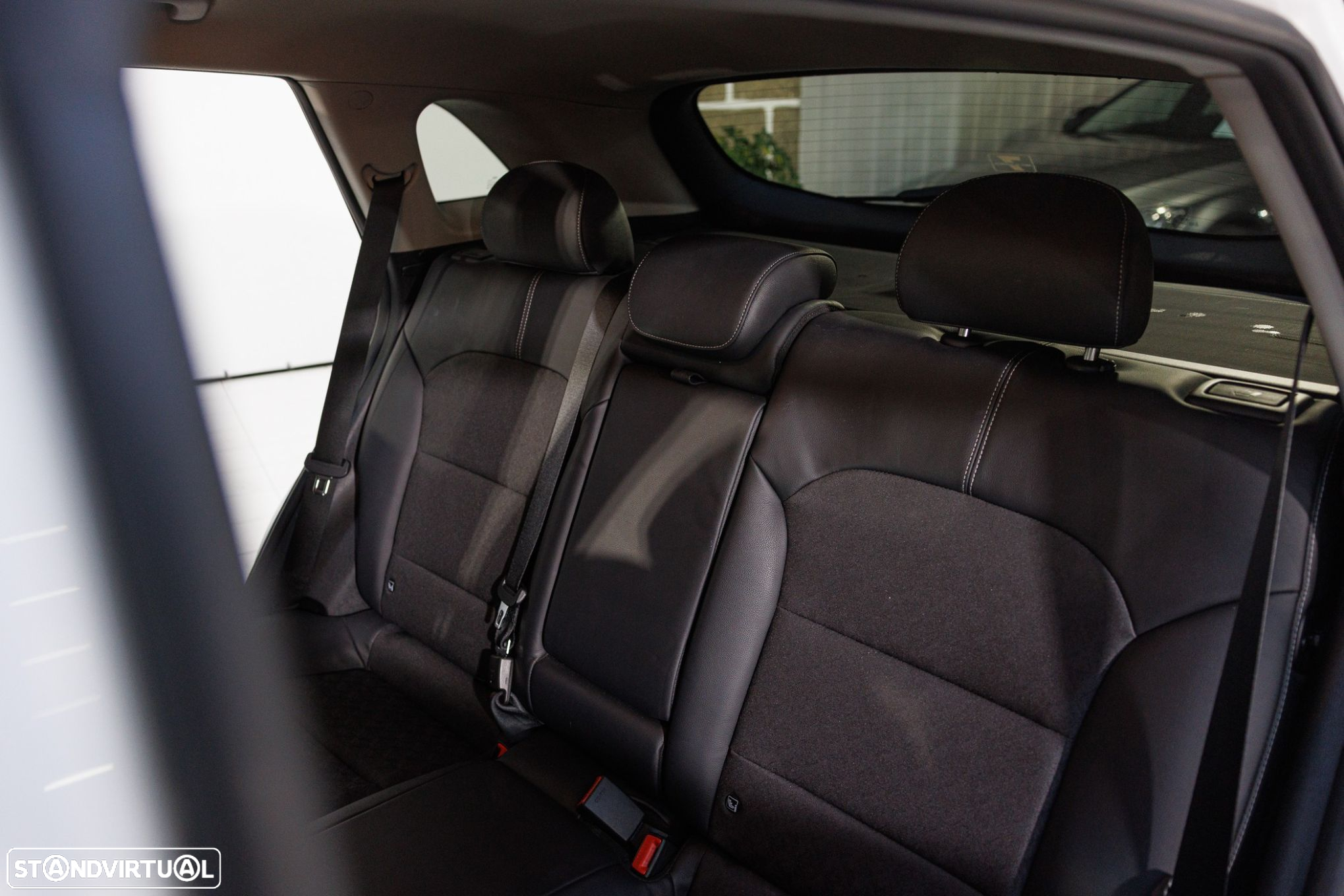 Kia Niro 1.6 GDi HEV Urban - 27