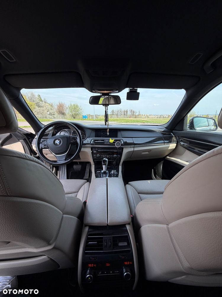 BMW Seria 7 740d xDrive - 11