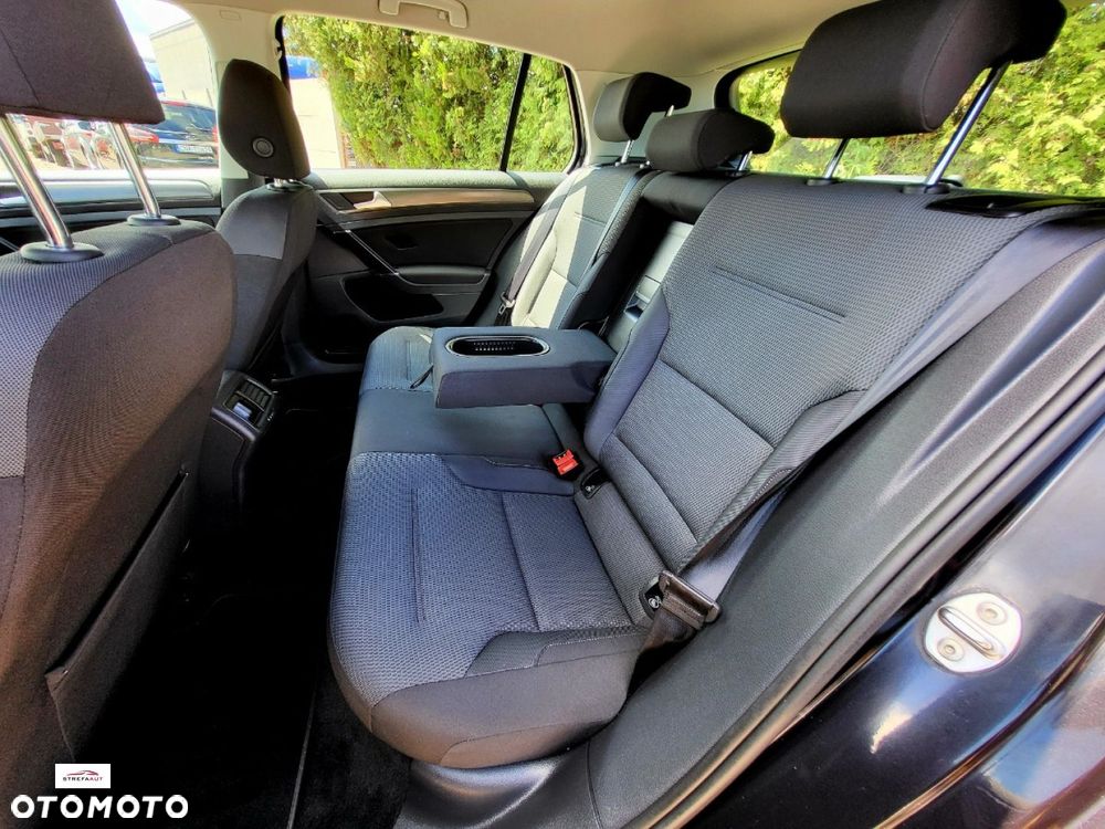 Volkswagen Golf - 6