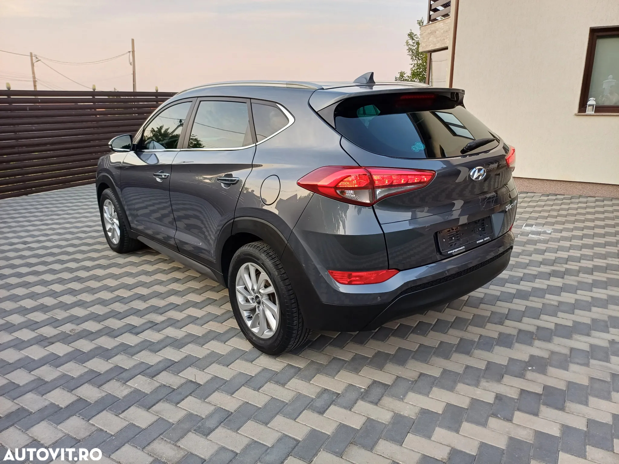 Hyundai Tucson blue 1.7 CRDi 2WD DCT Premium - 4