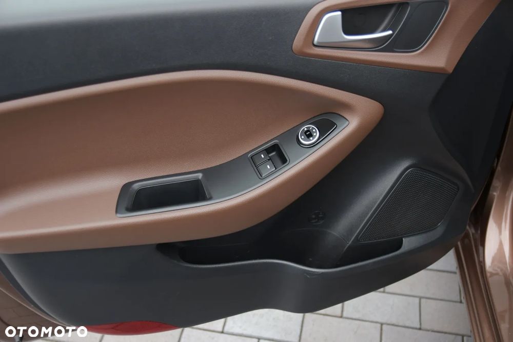 Hyundai i20 blue 1.2 YES Silver - 27