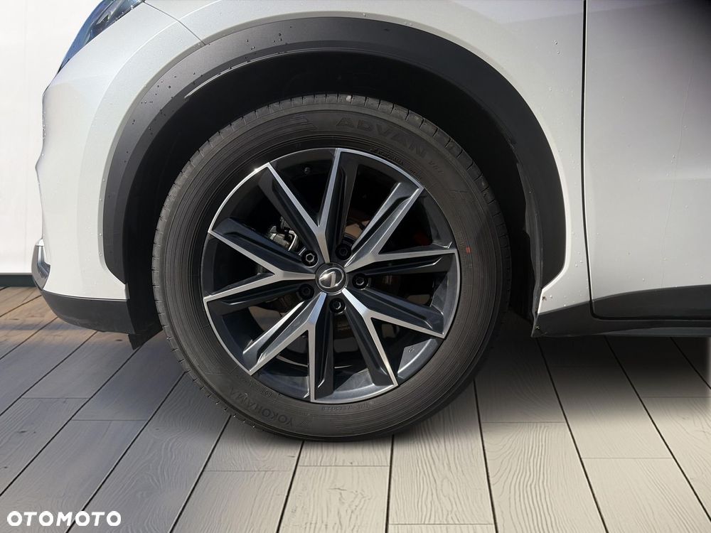 Lexus LBX 1.5 Hybrid Emotion - 17
