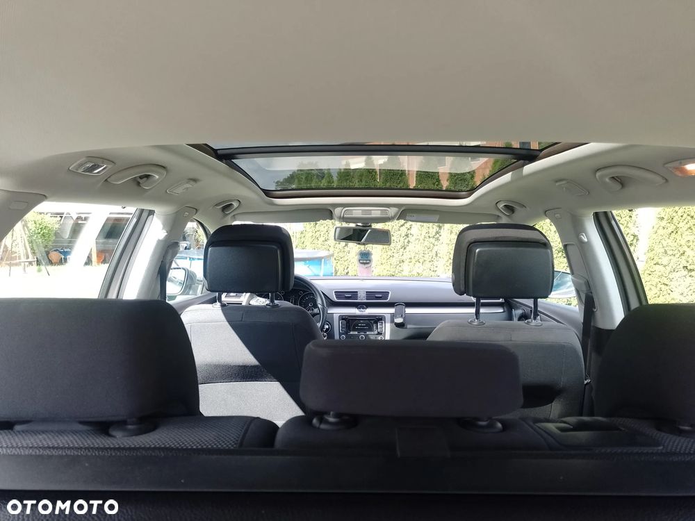 Volkswagen Passat - 14