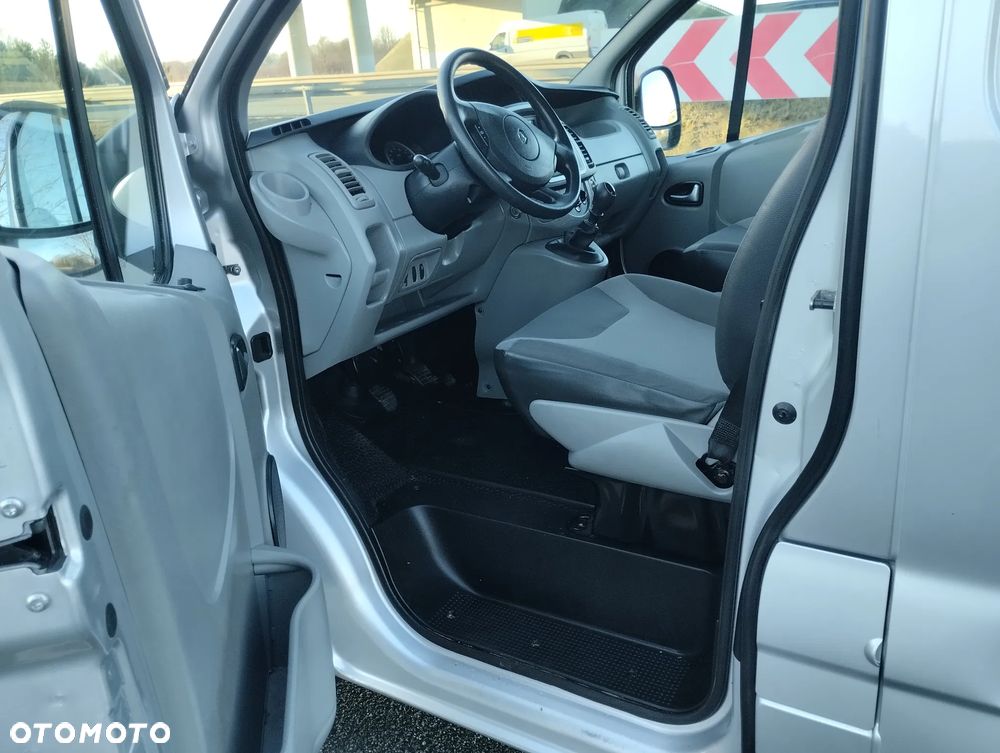 Renault Trafic - 10