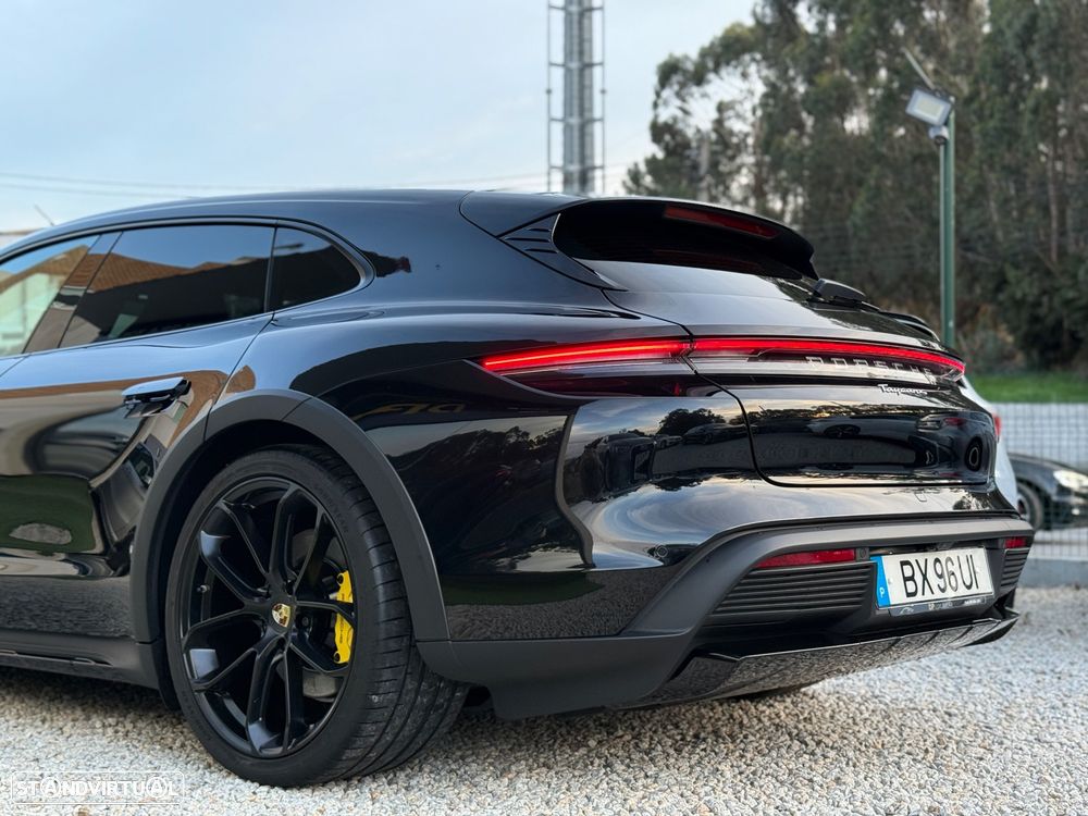 Porsche Taycan Cross Turismo 4 - 21
