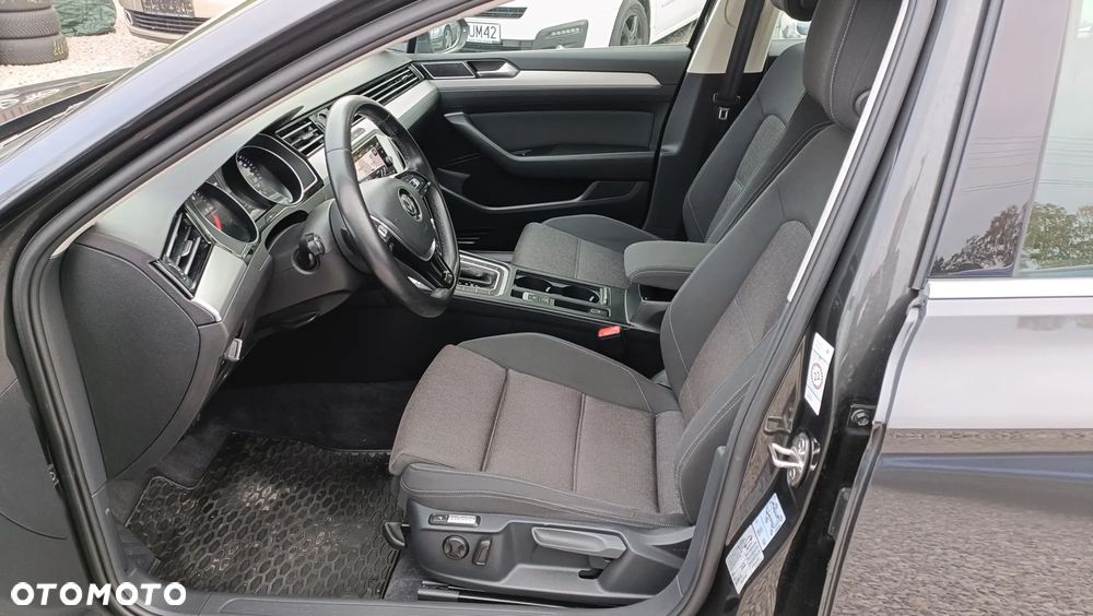 Volkswagen Passat 2.0 TDI DSG (BlueMotion Technology) Comfortline - 12