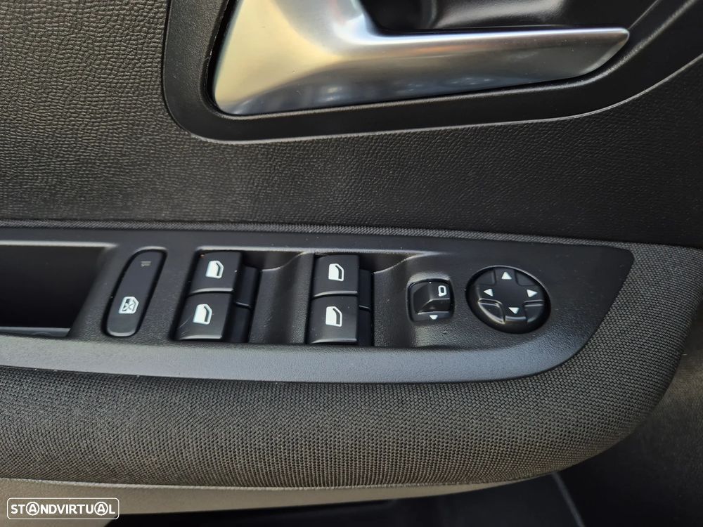 Peugeot 208 1.2 PureTech Active Pack - 22