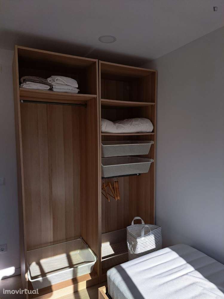 Quarto - localizado em Caparica Lisbon - Grande imagem: 2/7