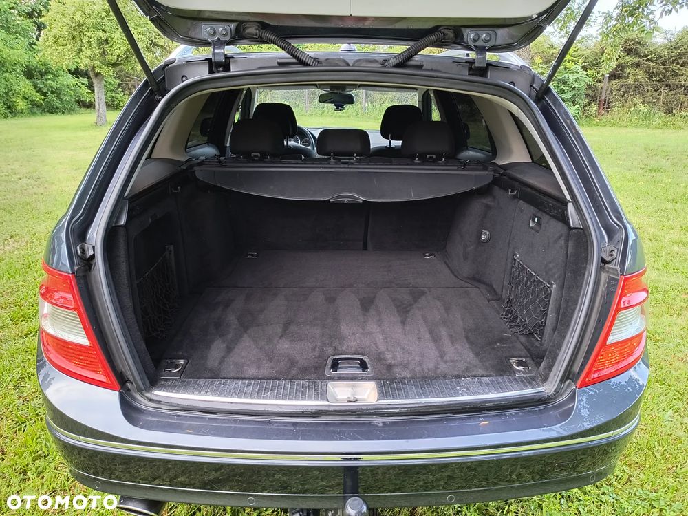 Mercedes-Benz Klasa C 220 CDI DPF Automatik Elegance - 15