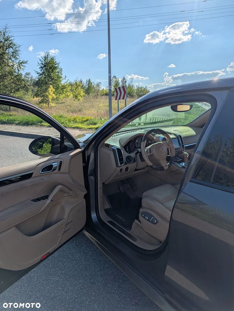 Porsche Cayenne GTS - 9