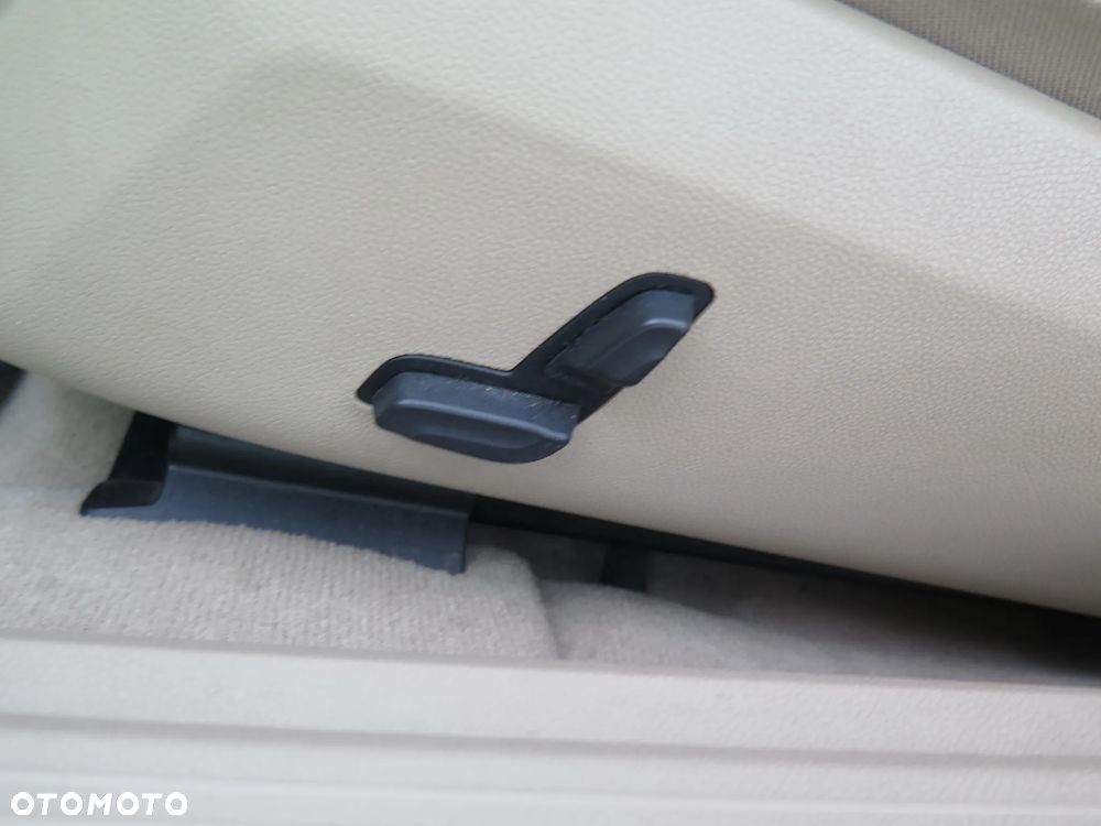 Mercedes-Benz Klasa E 350 CDI BlueEff Elegance - 28