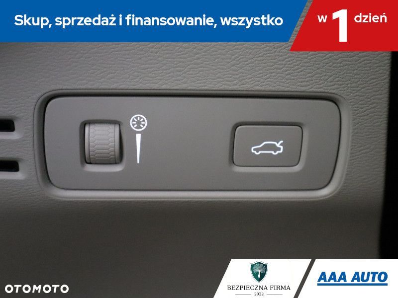 Volvo XC 40 - 18