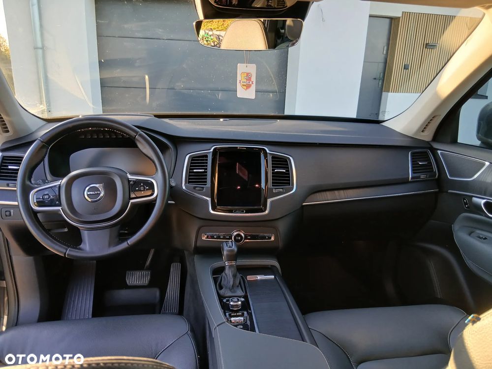 Volvo XC 90 - 22