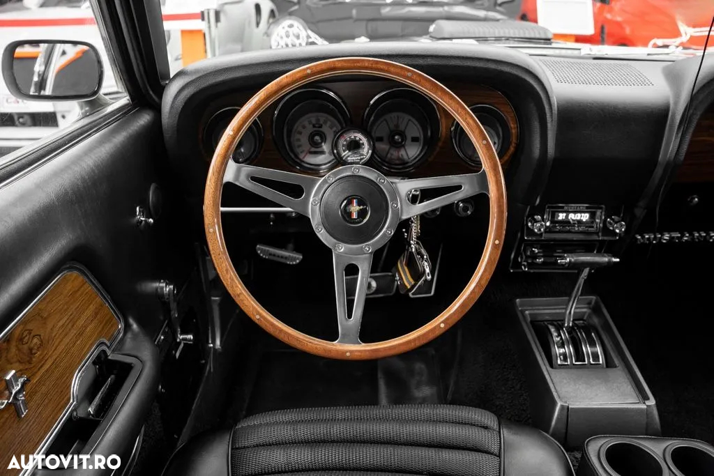 Ford Mustang - 16