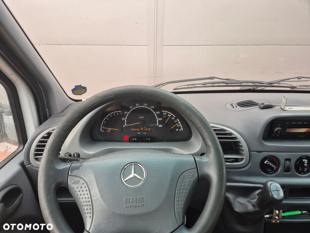 Mercedes-Benz Sprinter - 11