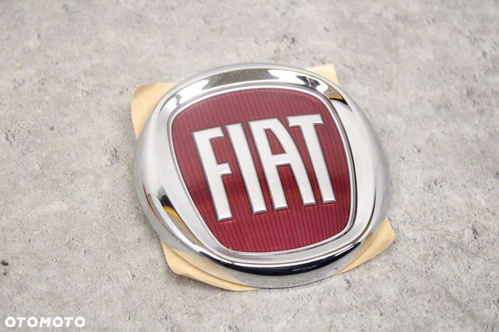 ZNACZEK LOGO EMBLEMAT TYŁ FIAT 500 95MM NOWE OE - 2