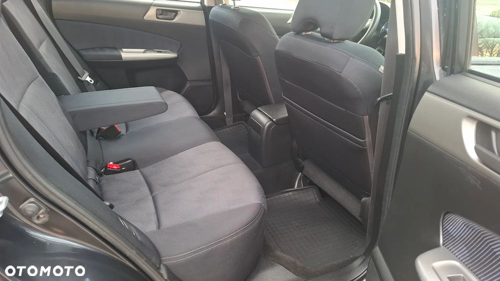 Subaru Forester 2.0X Trend - 12