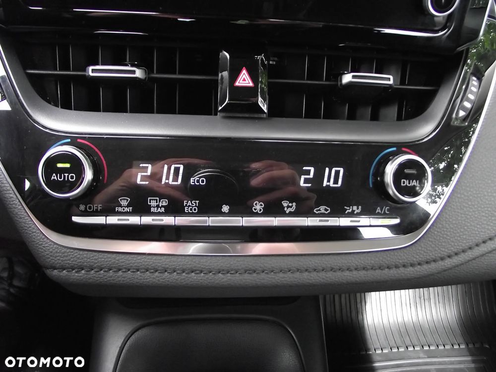 Toyota Corolla 1.8 Hybrid Active - 28