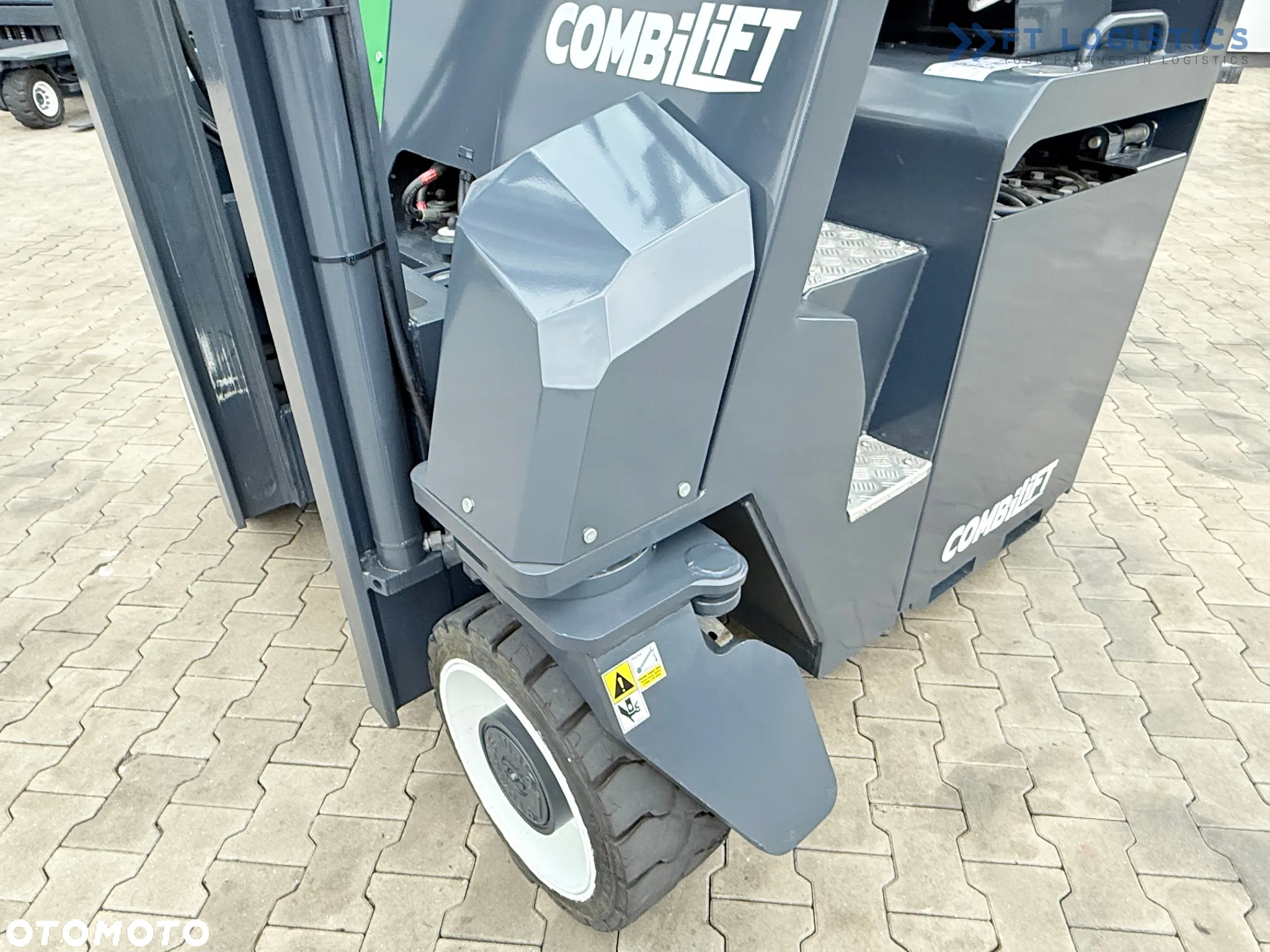 Combilift CBE4000 / TRIPLEX 5200MM / ELEKTRYCZNY / WOLNY SKOK / POZYCJONER / PRZESUW WIDEŁ / JAK NOWY - 37
