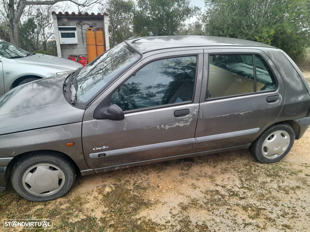 Renault Clio - 2
