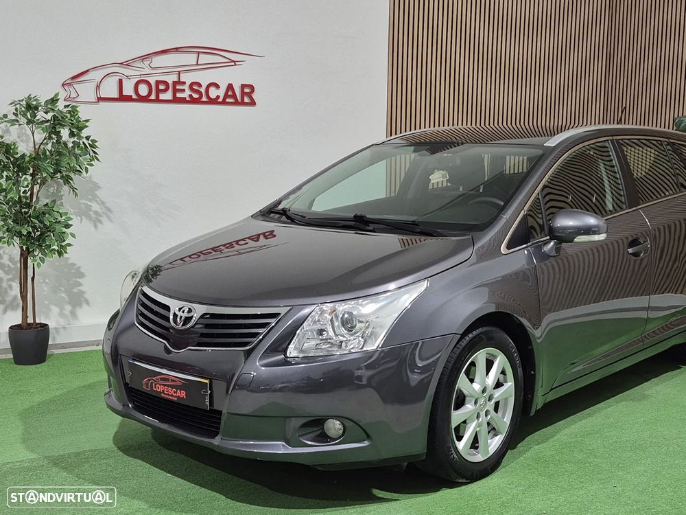 Toyota Avensis 2.0 D-4D Exclusive +Pele+GPS — fotografia 2