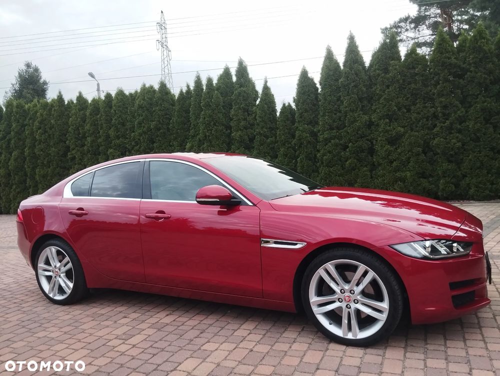 Jaguar XE 20t R-Sport - 12