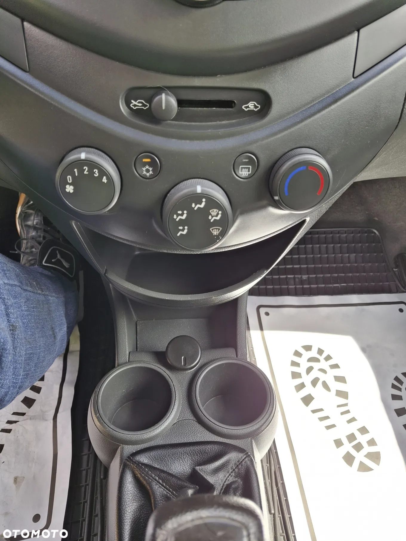 Chevrolet Spark 1.0 Base+ - 18
