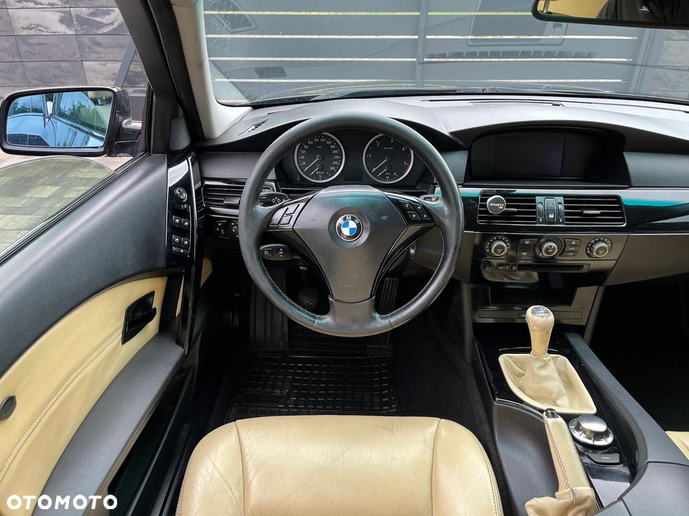 BMW Seria 5 - 16