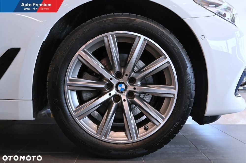 BMW Seria 5 520d xDrive - 23