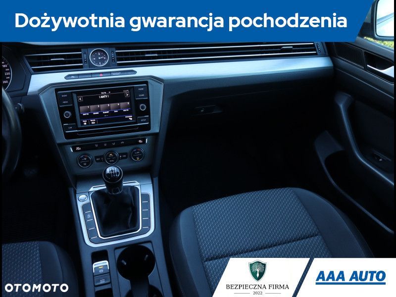 Volkswagen Passat - 9