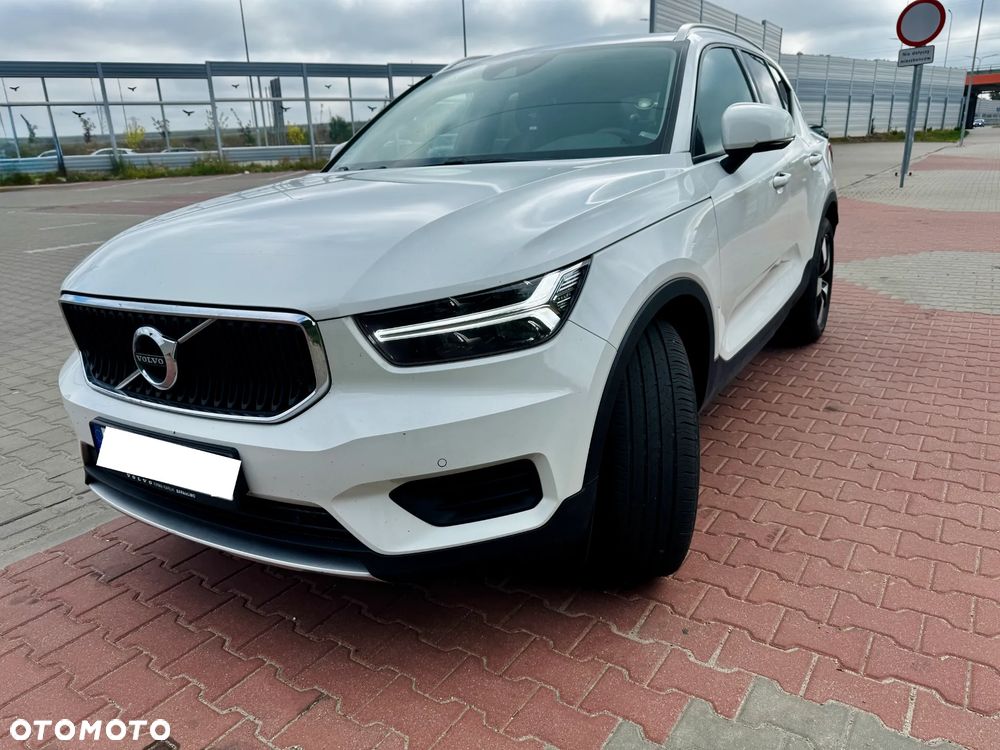 Volvo XC 40 D4 AWD Momentum (Intro Edition) - 3
